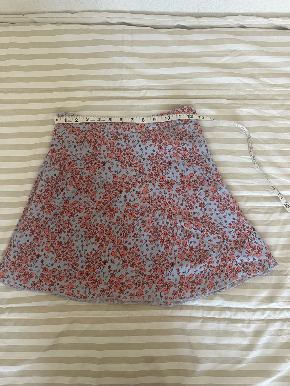 H&M Light Blue A-line Skirt with Coral Floral Pattern - Picture 3 of 10
